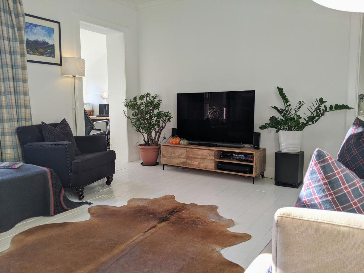 Central Hawick Spacious Stylish Flat With Log Burner Екстер'єр фото